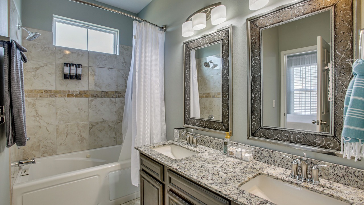 Photo of Bathroom in Fillmore