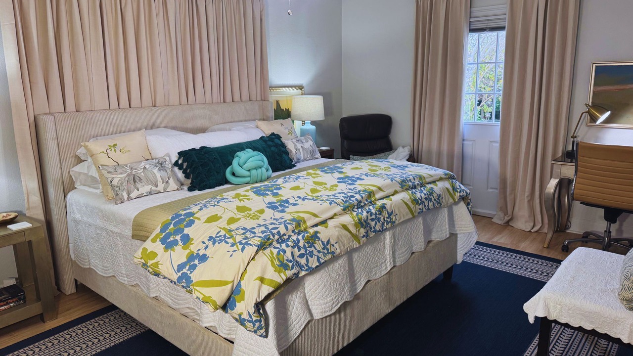 Photo of Bedroom in Lakeview