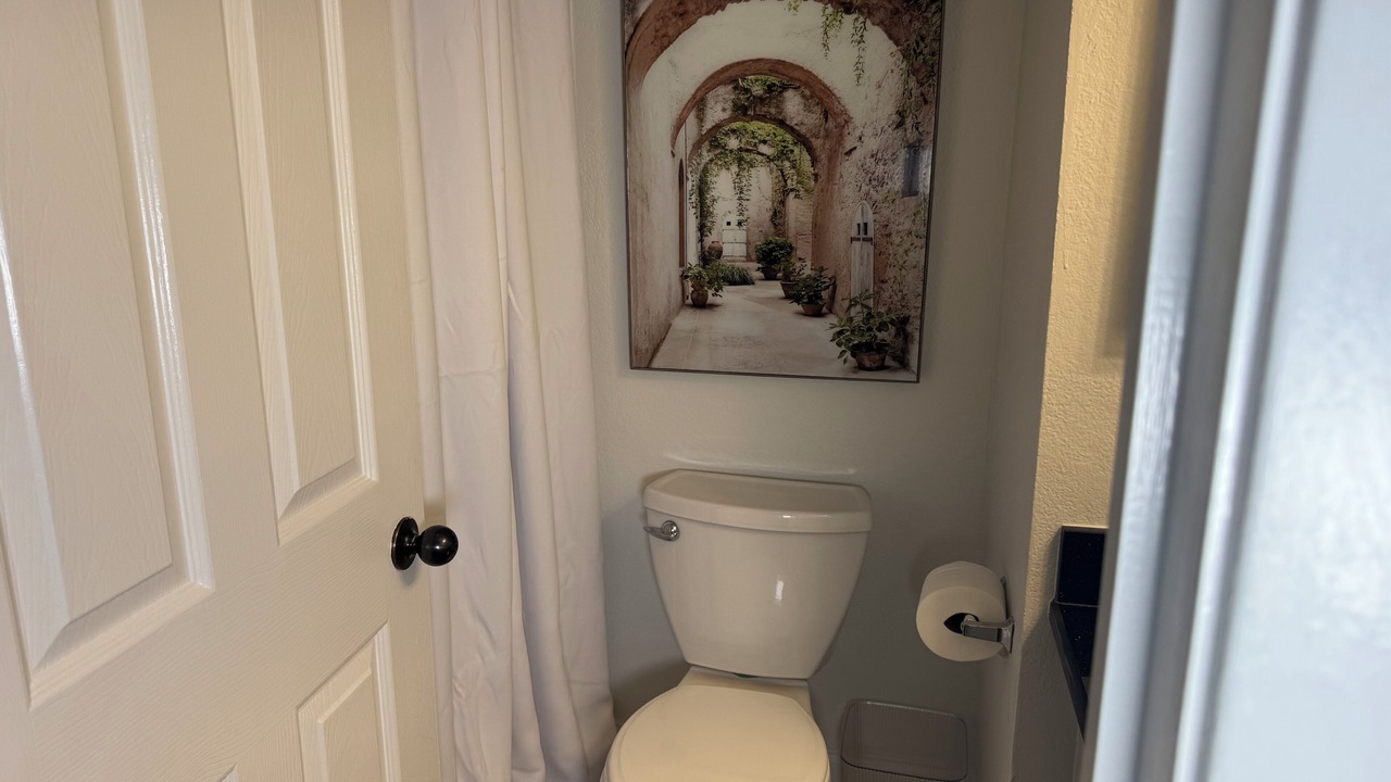 Photo of Bathroom in Lakeview