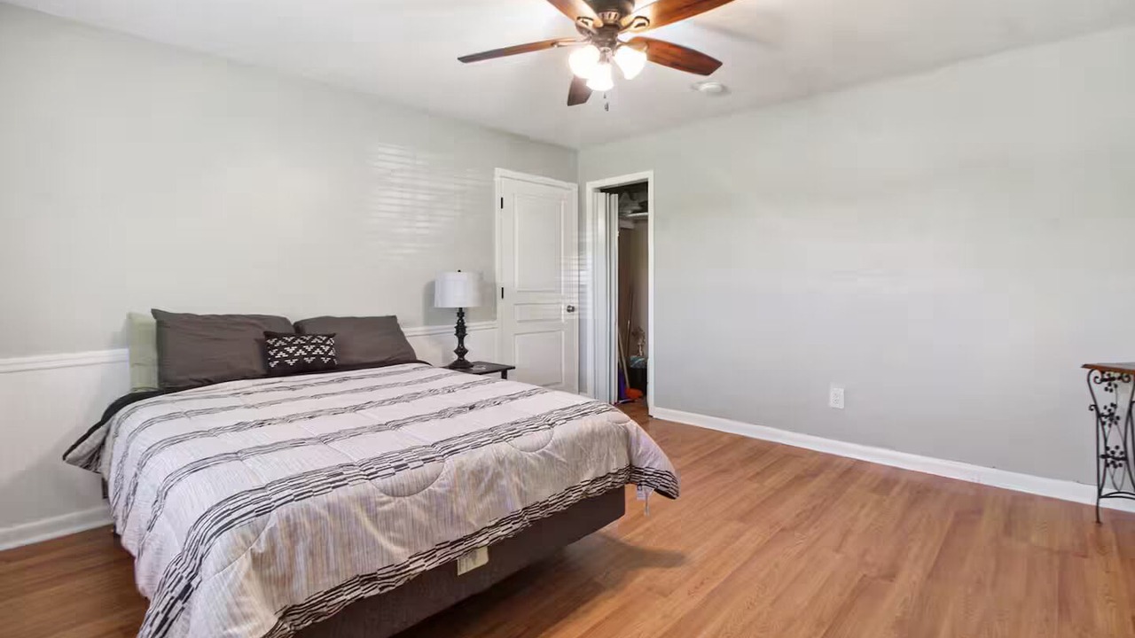 Photo of Bedroom in Buras-Triumph