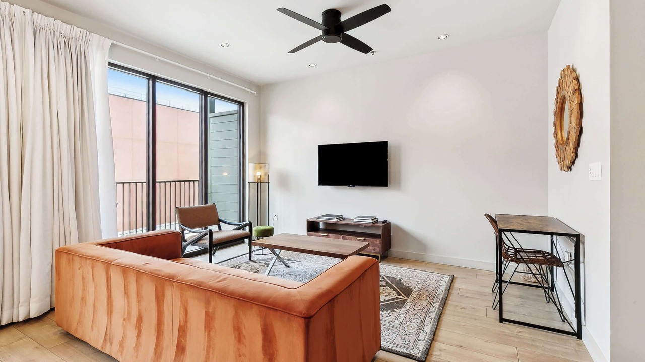 Photo of Livingroom in Central Business District