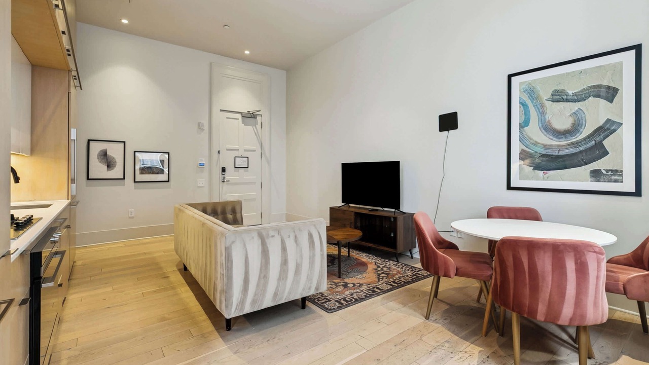 Photo of Livingroom in Tulane - Gravier