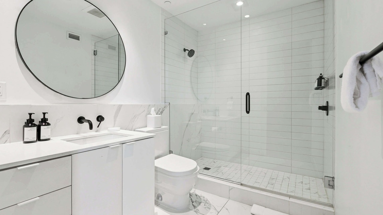 Photo of Bathroom in Tulane - Gravier