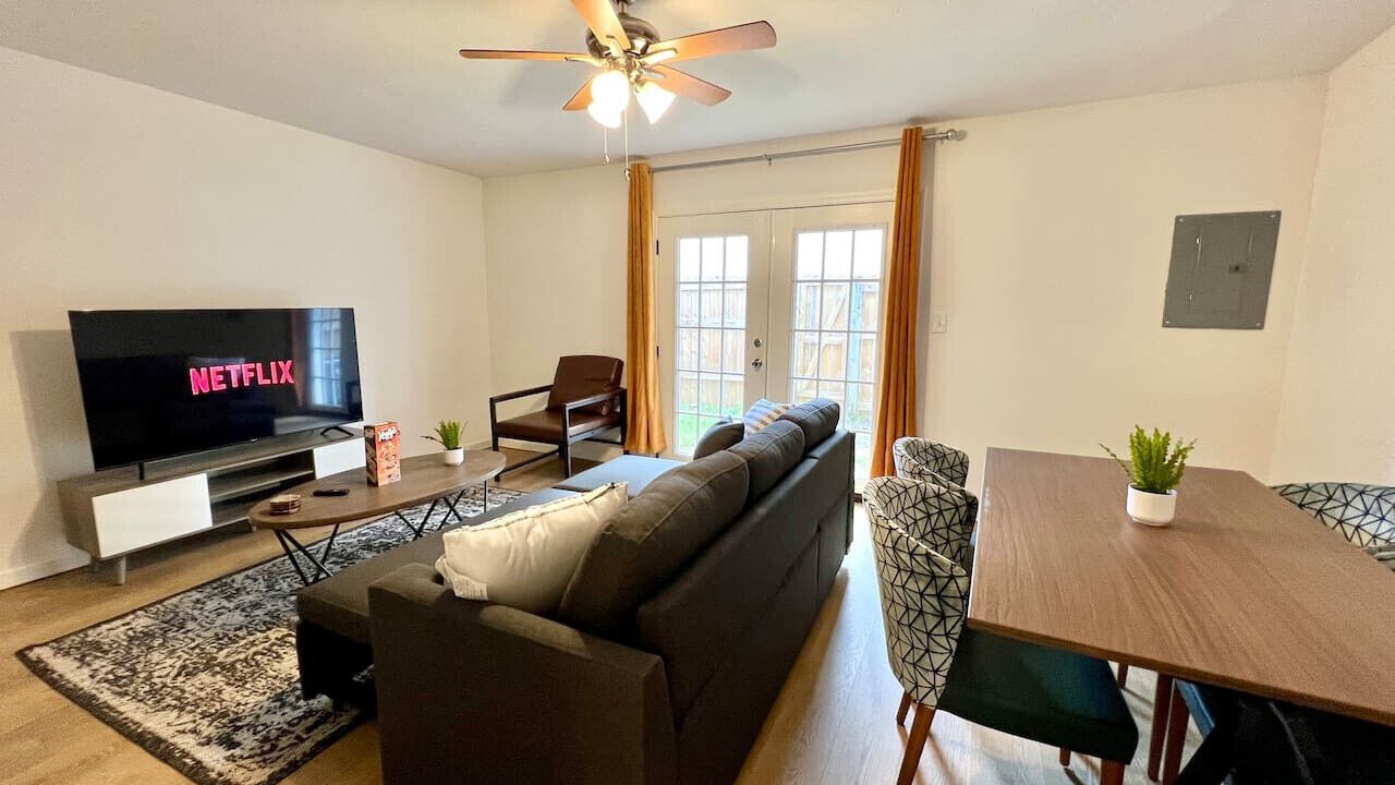 Photo of Livingroom in Starkville