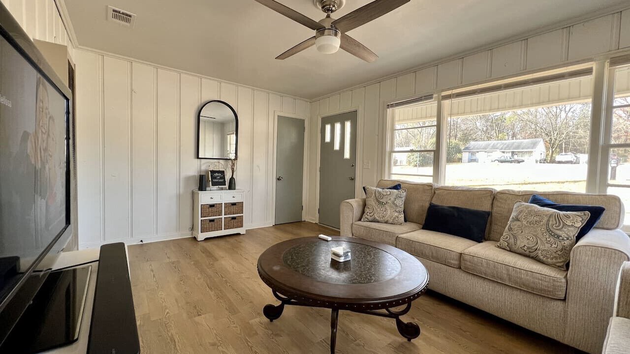 Photo of Livingroom in Starkville