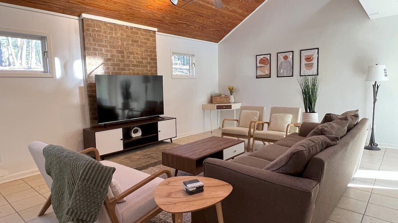 Photo of Livingroom in Starkville