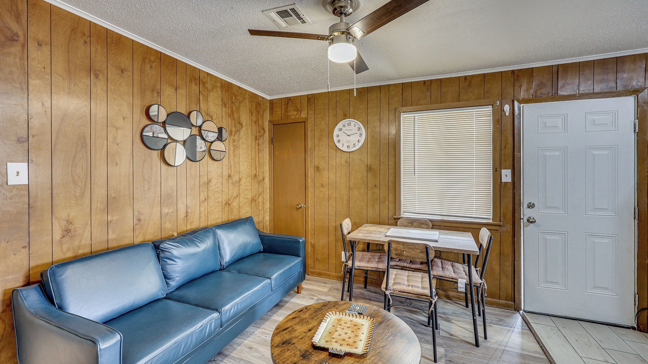 Photo of Livingroom in Grambling