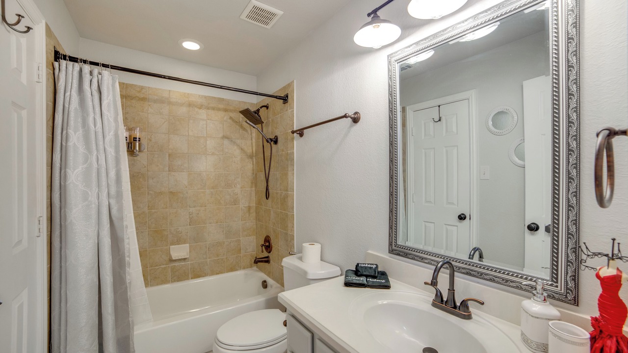 Photo of Bathroom in Allen
