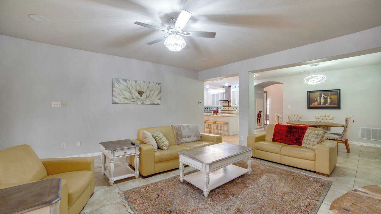 Photo of Livingroom in Allen
