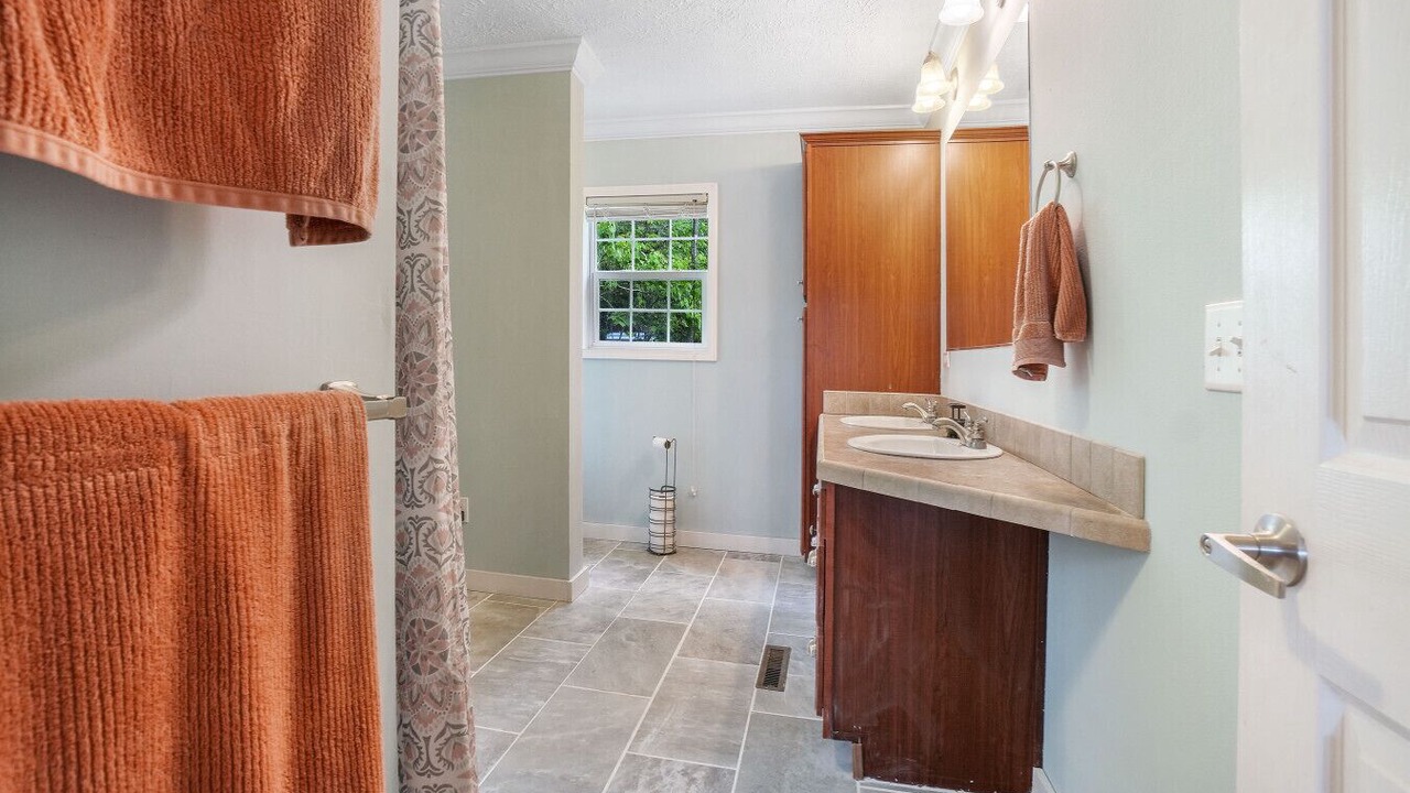Photo of Bathroom in Dadeville