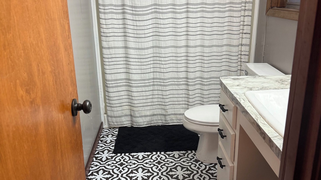 Photo of Bathroom in Jasper