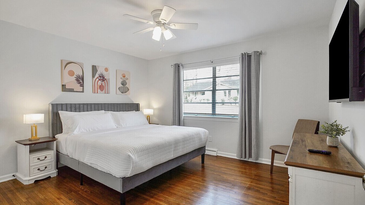 Photo of Bedroom in Crestline Heights