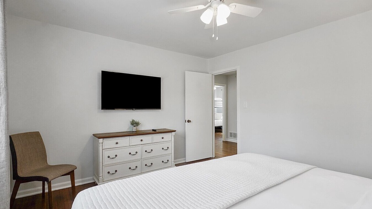 Photo of Bedroom in Crestline Heights