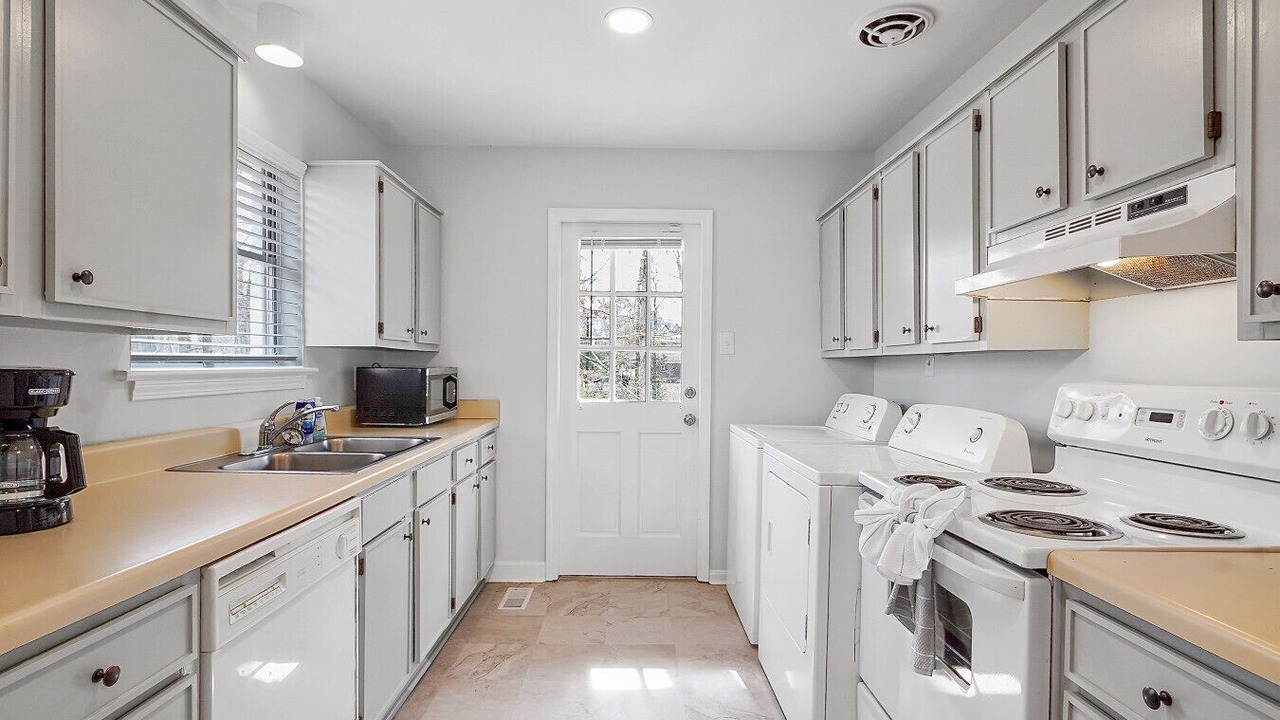 Photo of Kitchen in Crestline Heights
