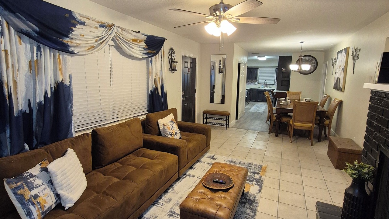 Photo of Livingroom in Bayview