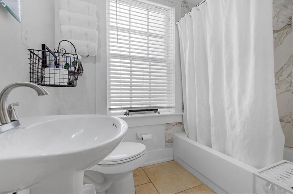 Photo of Bathroom in Hannon Park