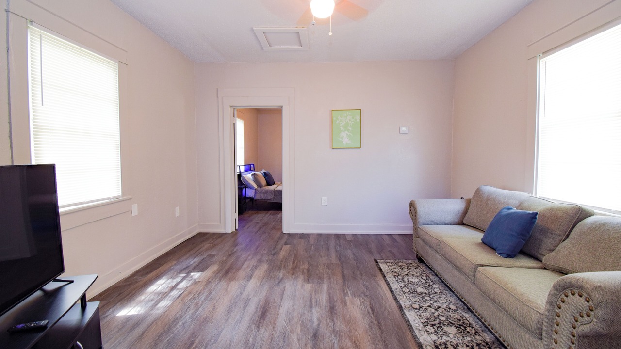 Photo of Livingroom in Whitney