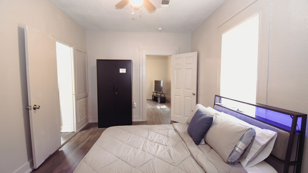 Photo of Bedroom in Whitney
