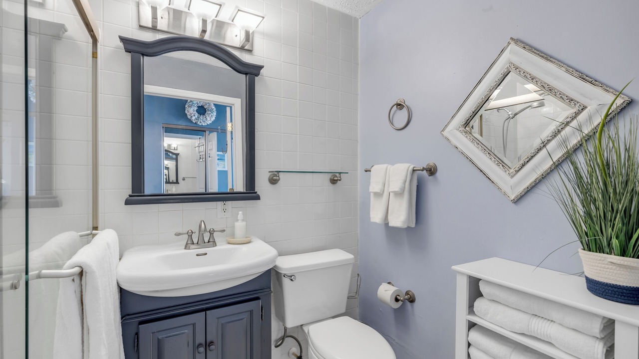 Photo of Bathroom in Lenox Park