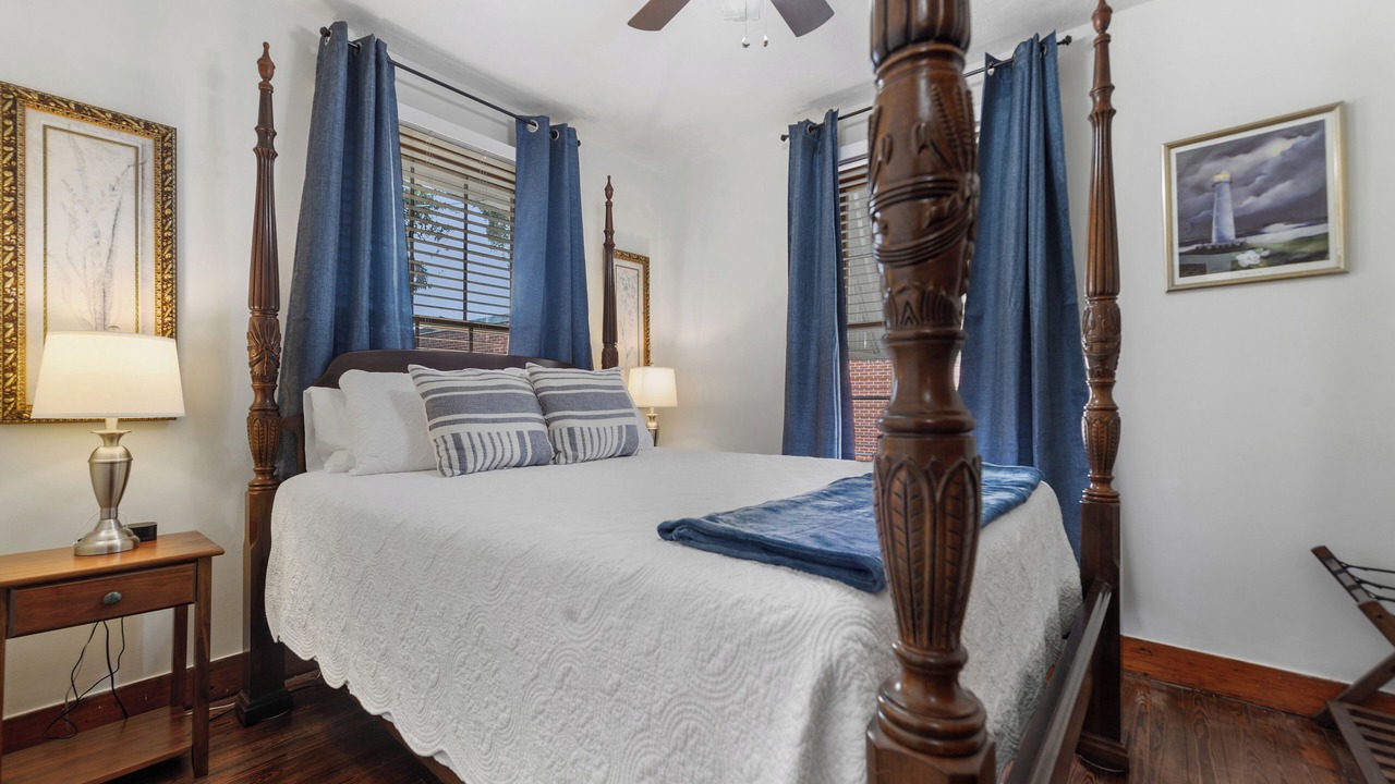 Photo of Bedroom in Gulfport