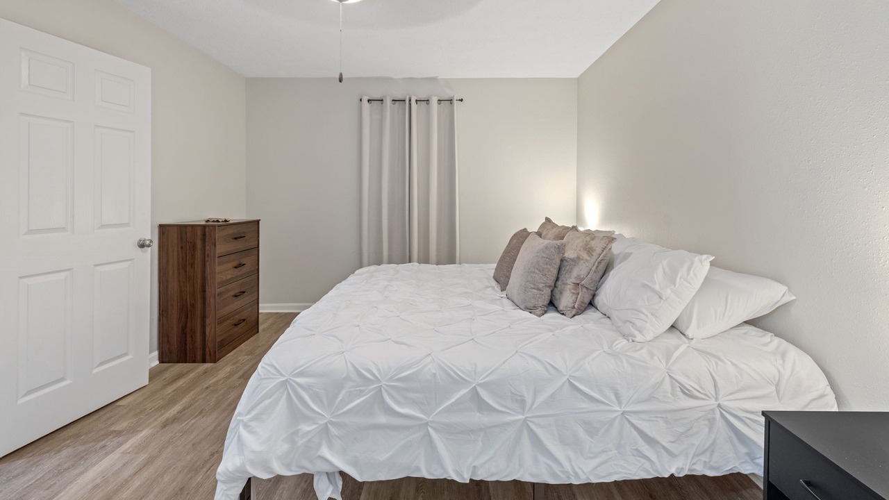 Photo of Bedroom in Sulphur