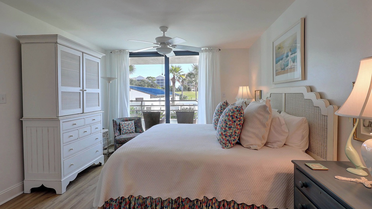 Photo of Bedroom in Upper Grand Lagoon