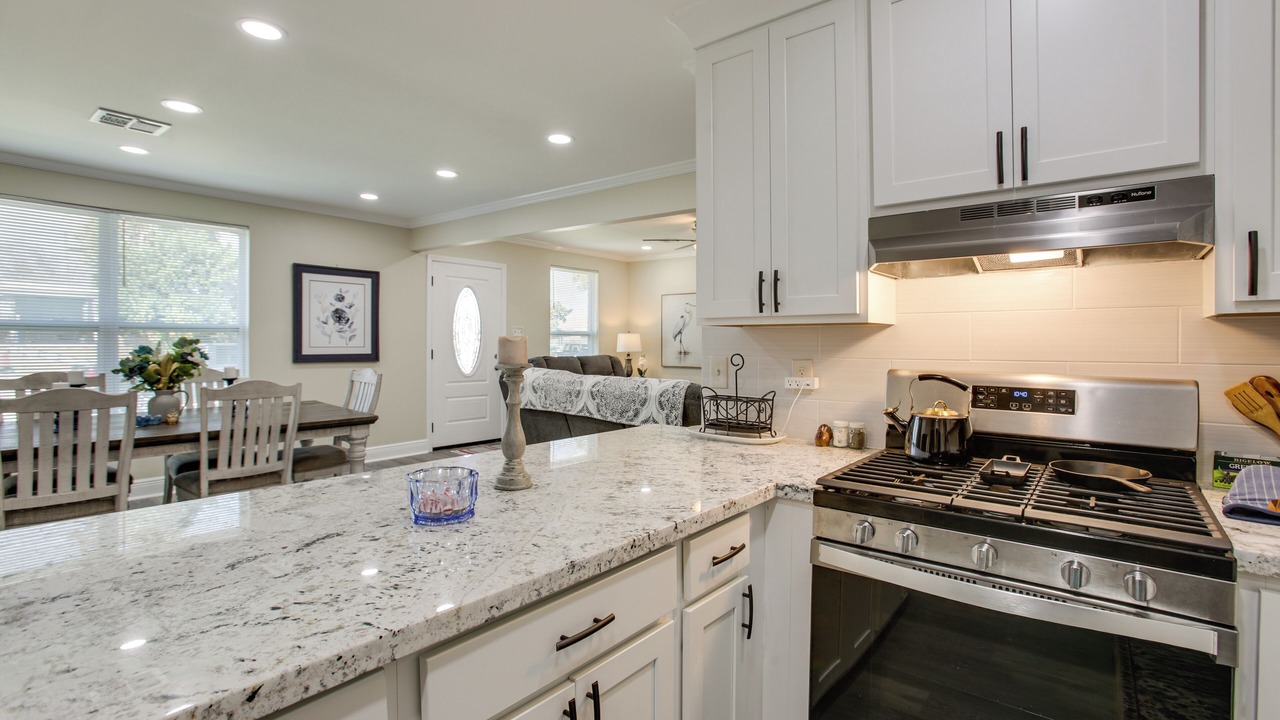 Photo of Kitchen in Kenner - Louis Armstrong International Airport