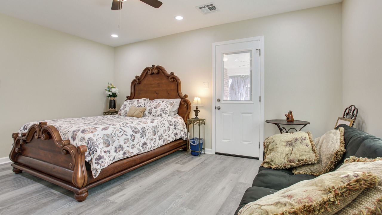 Photo of Bedroom in Kenner - Louis Armstrong International Airport
