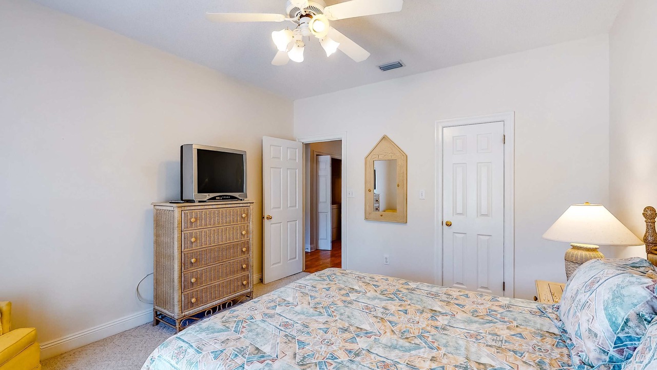 Photo of Bedroom in Audubon Place