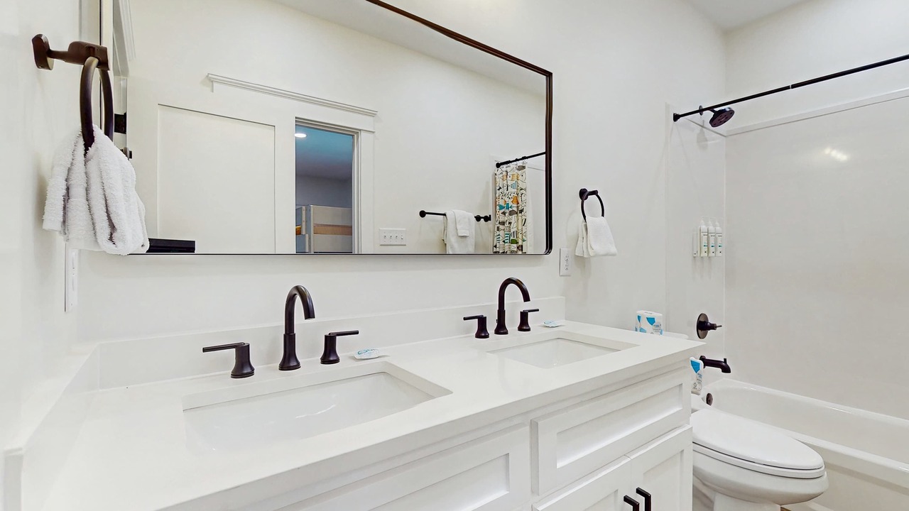 Photo of Bathroom in Dauphin Island