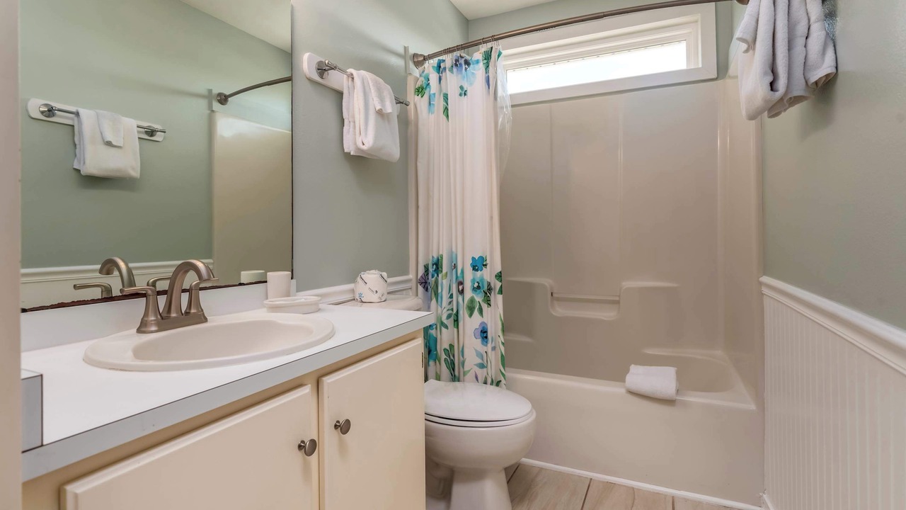 Photo of Bathroom in Dauphin Island