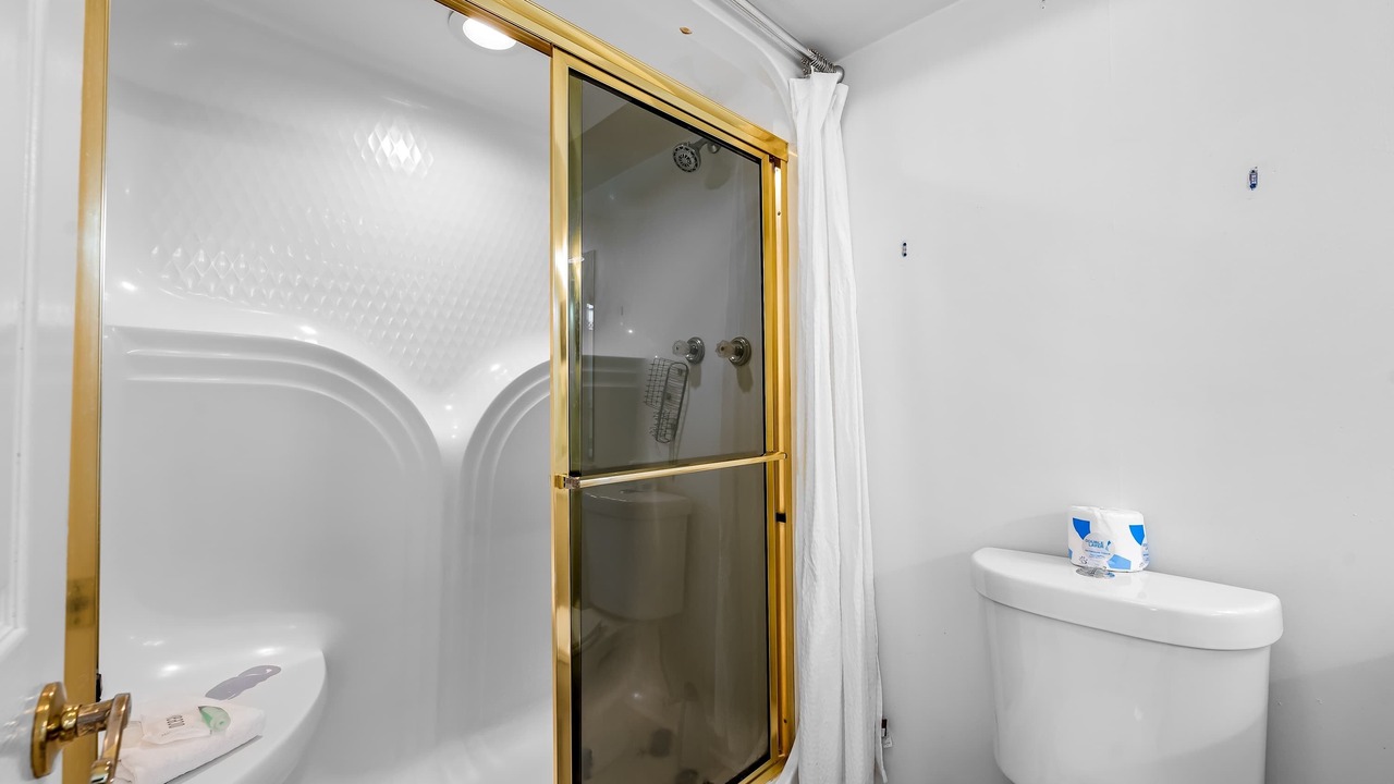 Photo of Bathroom in Audubon Place