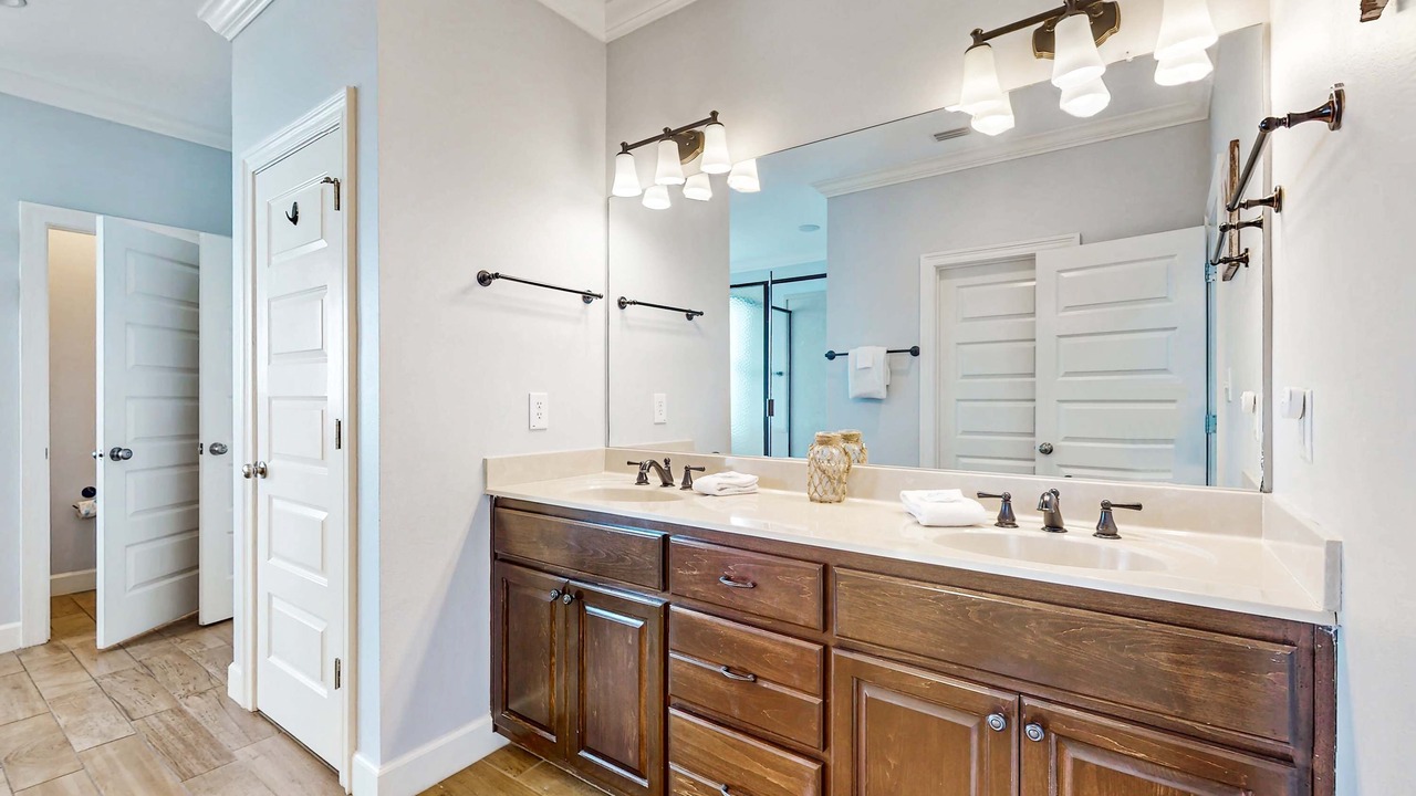 Photo of Bathroom in Dauphin Island