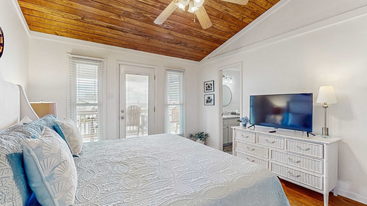 Photo of Bedroom in Royal Lagoons