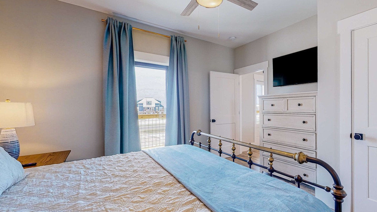 Photo of Bedroom in Dauphin Island