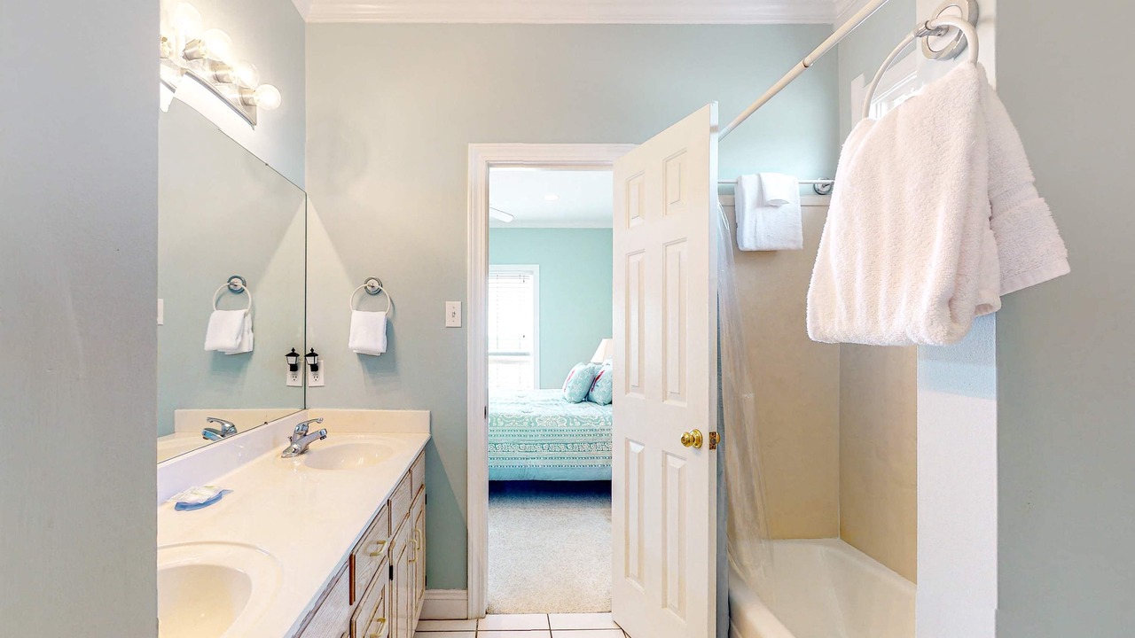 Photo of Bathroom in Audubon Place