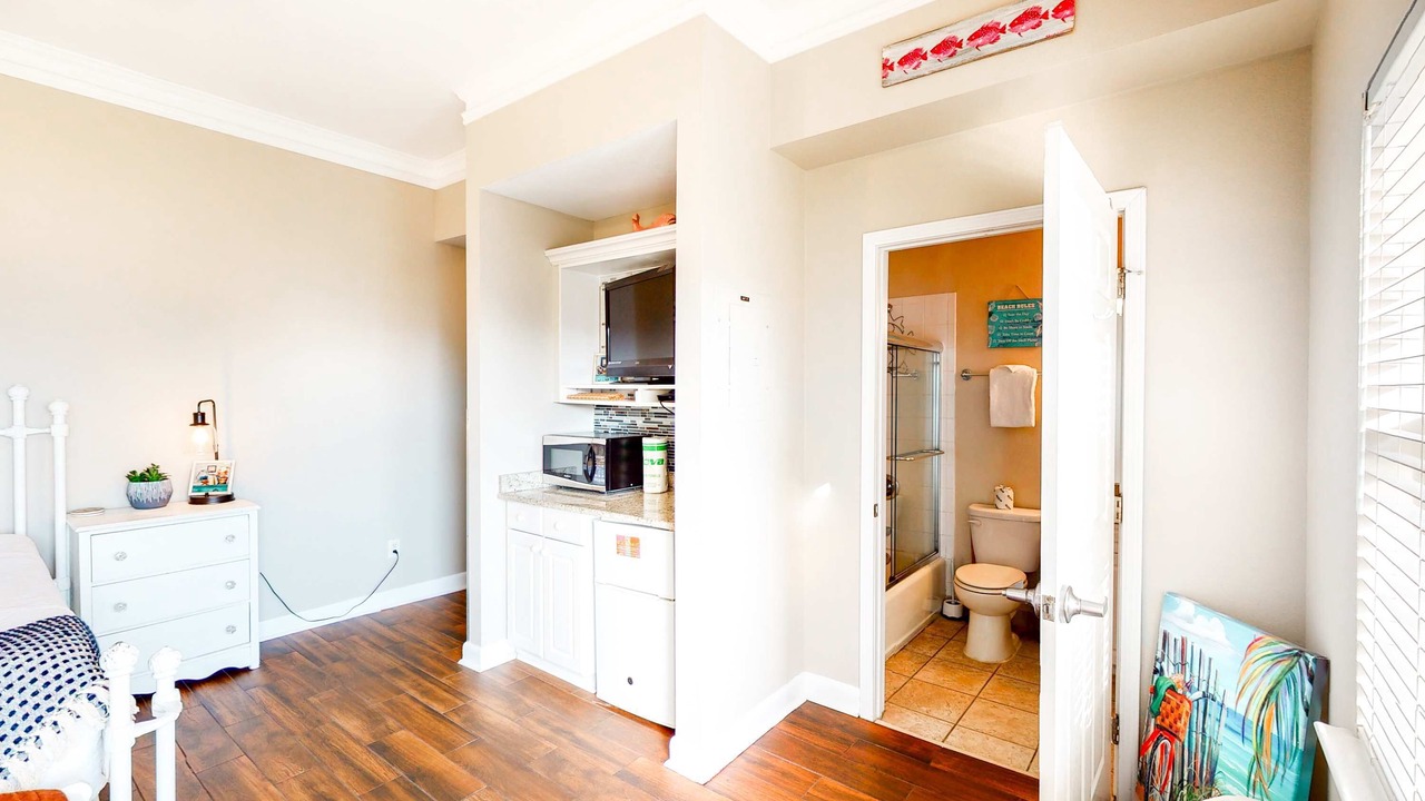 Photo of Bedroom in Gulf Place
