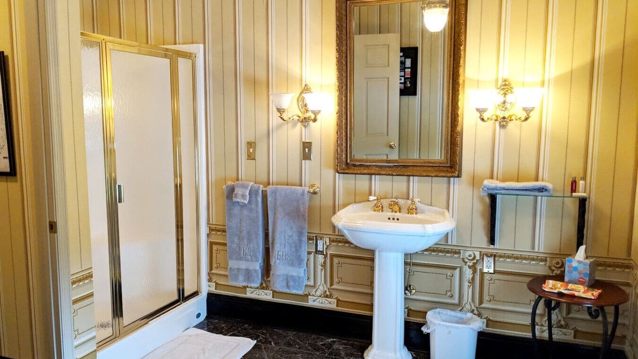 Photo of Bathroom in Clinton