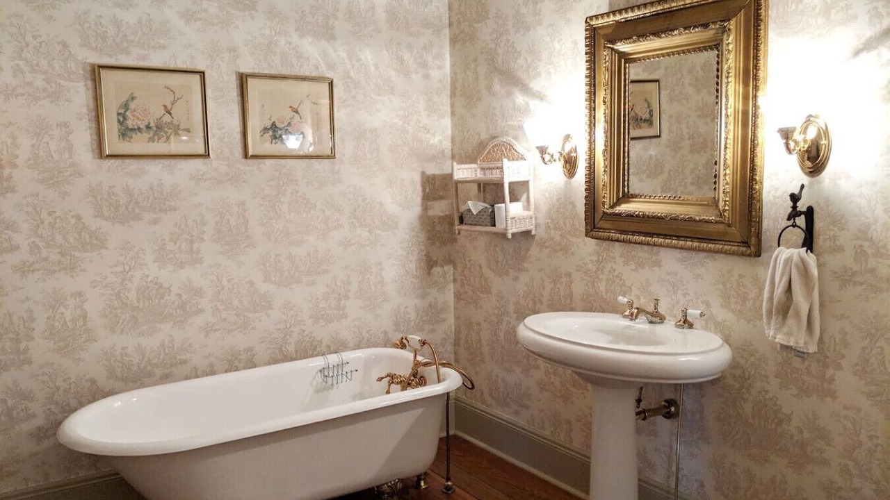 Photo of Bathroom in Clinton