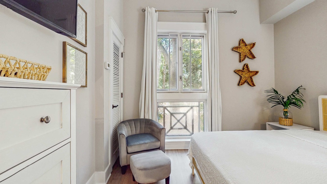 Photo of Bedroom in Baytowne Wharf