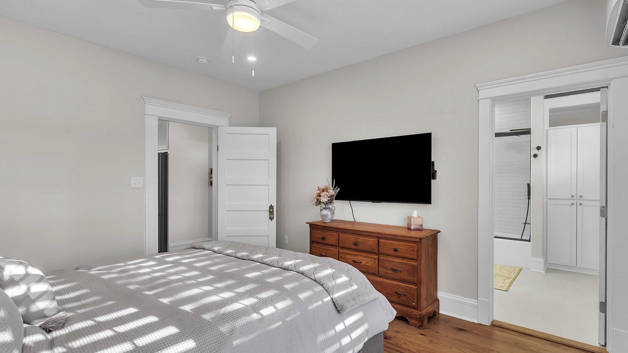Photo of Bedroom in Batesville