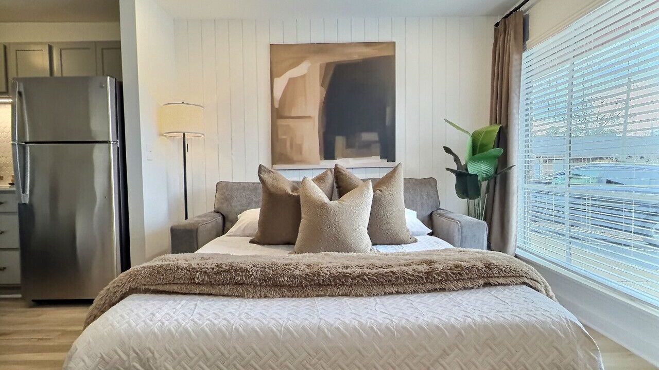 Photo of Bedroom in Crestline Heights