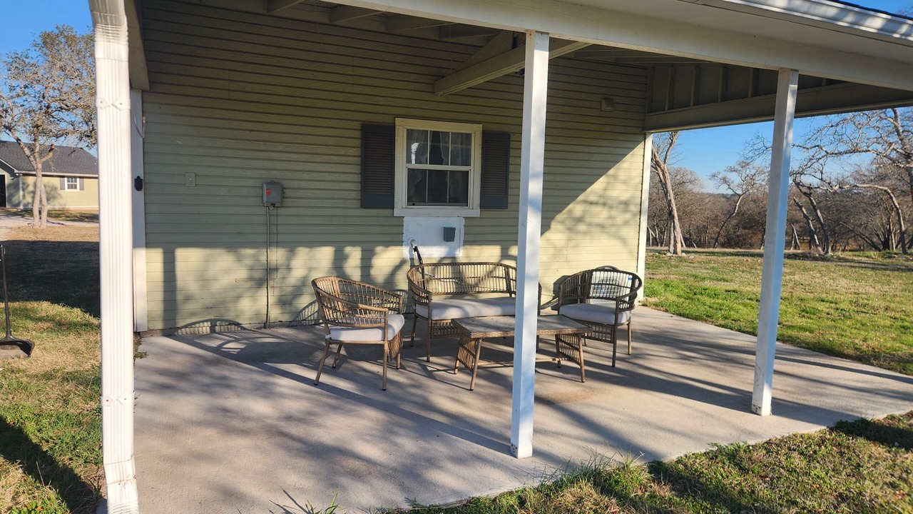 Photo of Patio Balcony in Leon Junction