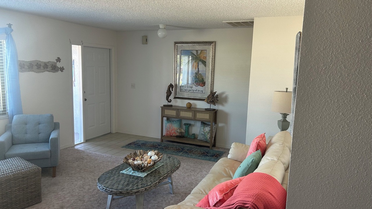 Photo of Livingroom in Oakland Hills