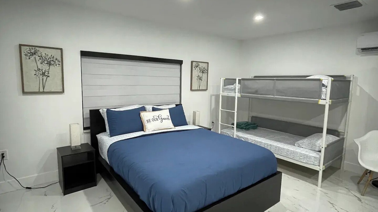 Photo of Bedroom in Ludlam