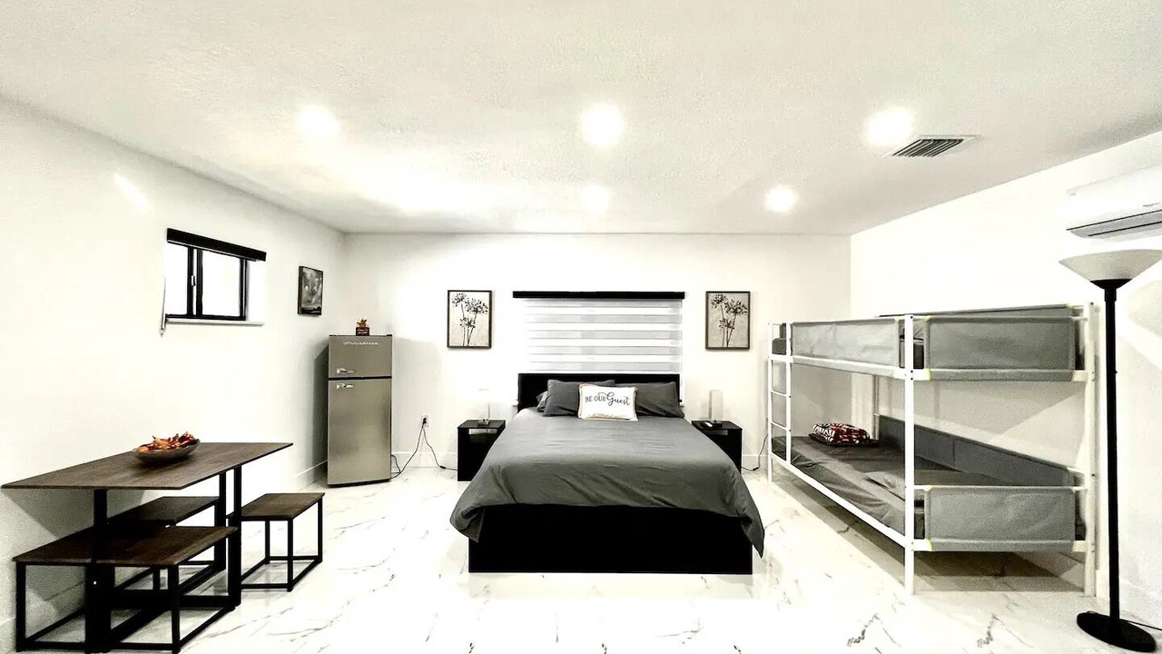Photo of Bedroom in Ludlam