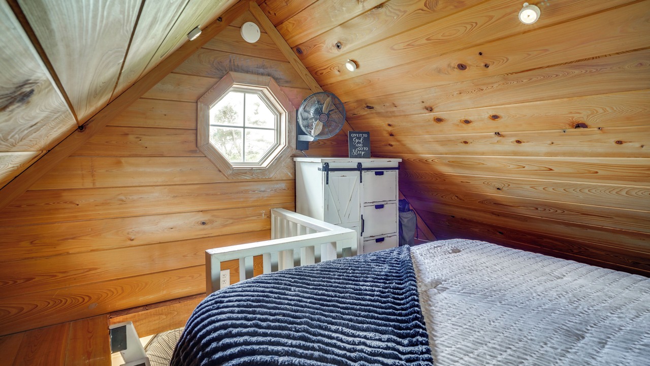Photo of Bedroom in Iberia Parish