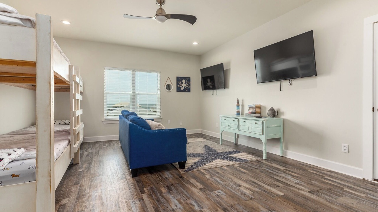 Photo of Bedroom in Silver Cay