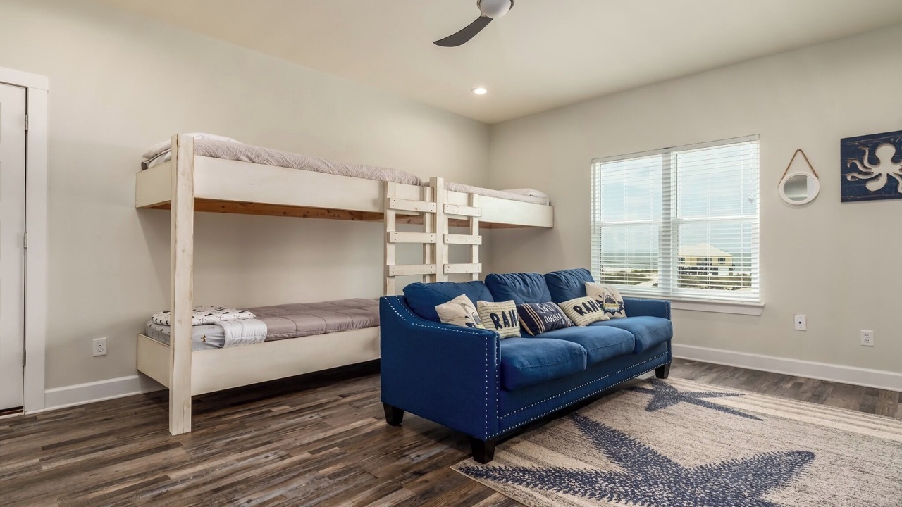Photo of Bedroom in Silver Cay