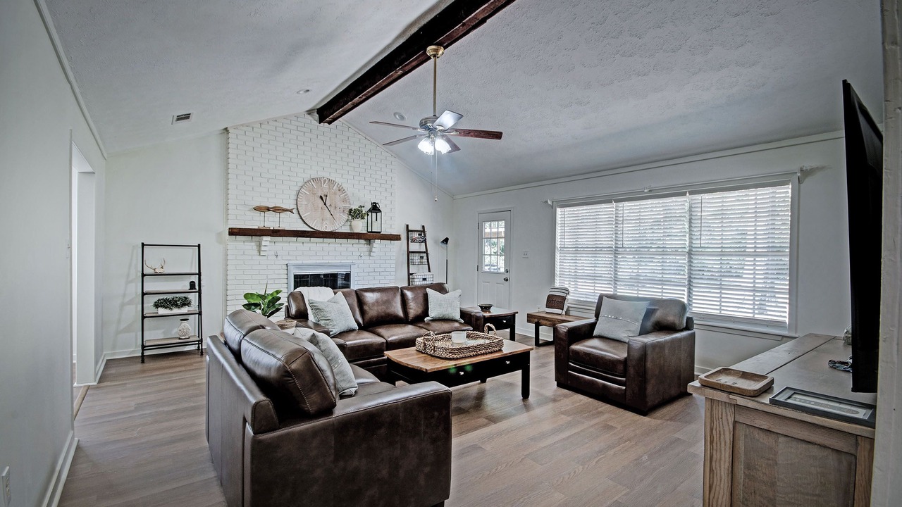 Photo of Livingroom in Flowood